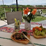 Jurta * Balatongyörök