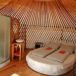 Jurta * Balatongyörök