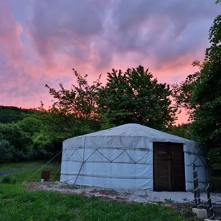 Luxury tent Jurta *