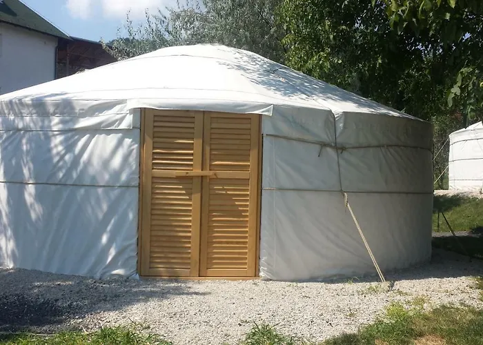 Jurta * Balatongyörök